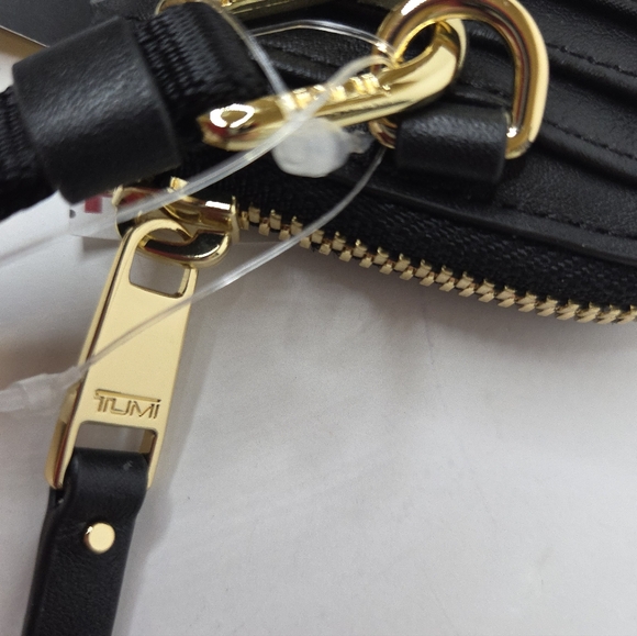 Tumi Vista Sling Black Lanyard Card Case NWT - Picture 6 of 7